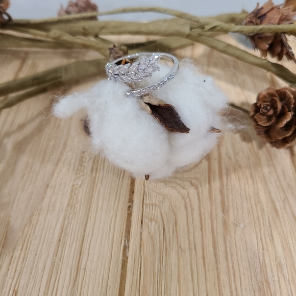 🎉🎉NEW🎉🎉SUPER CLASSY!! ADJUSTABLE CZ RING in SILVER Plating 🎉🎉 - Picture 12 of 16